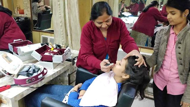 অতি যত্বে ত্বকের ক্ষতি, জানুন সঠিক পদ্ধতি