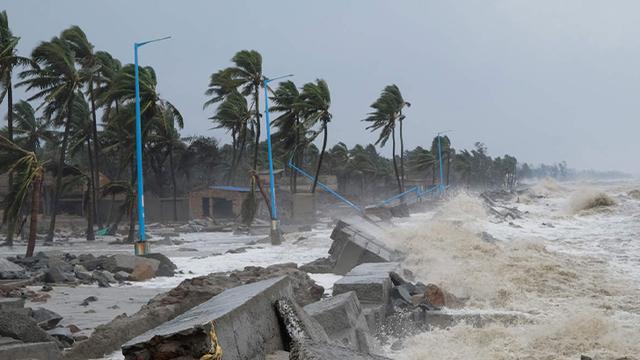 ঘূর্ণিঝড় মোখা বাংলাদেশ থেকে কত দূরে জানাল আবহাওয়া অফিস