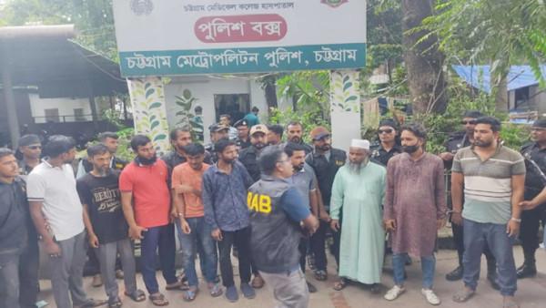 চমেক হাসপাতালে র‌্যাবের অভিযান, ২১ দালালকে বিভিন্ন মেয়াদে শাস্তি