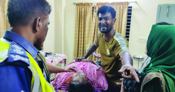 অপারেশন থিয়েটারে রোগীর মৃত্যু,চিকিৎসকদের ওপর হামলা-ক্লিনিক ভাঙচুর
