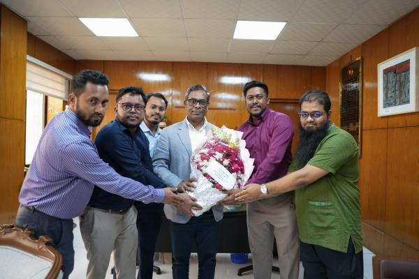 বাংলাদেশে চক্ষু সেবা খাতের উন্নয়ন: অপটোমেট্রিস্টদের প্রতিনিধি দলের স্বাস্থ্য প্রতিমন্ত্রীর সঙ্গে সৌজন্য সাক্ষাৎ