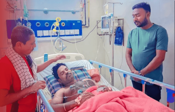 কুষ্টিয়ায় সাপের কামড়ে আহত ওঝা নিজেই হাসপাতালে শায়িত